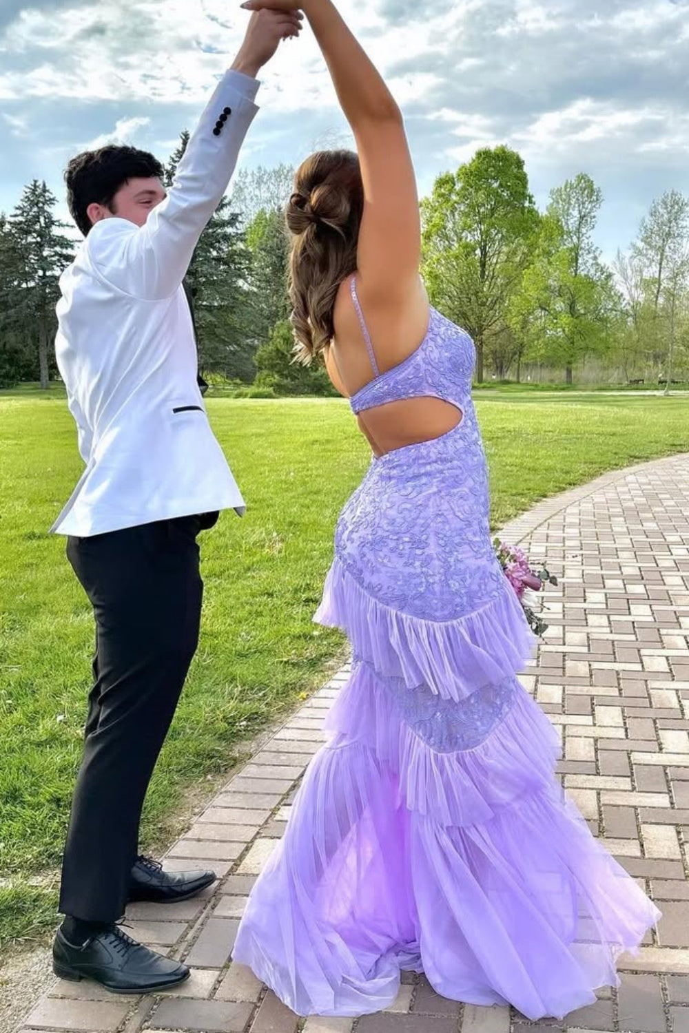 Tiered Ruffle Hemline Purple Lace Appliques Prom Dress