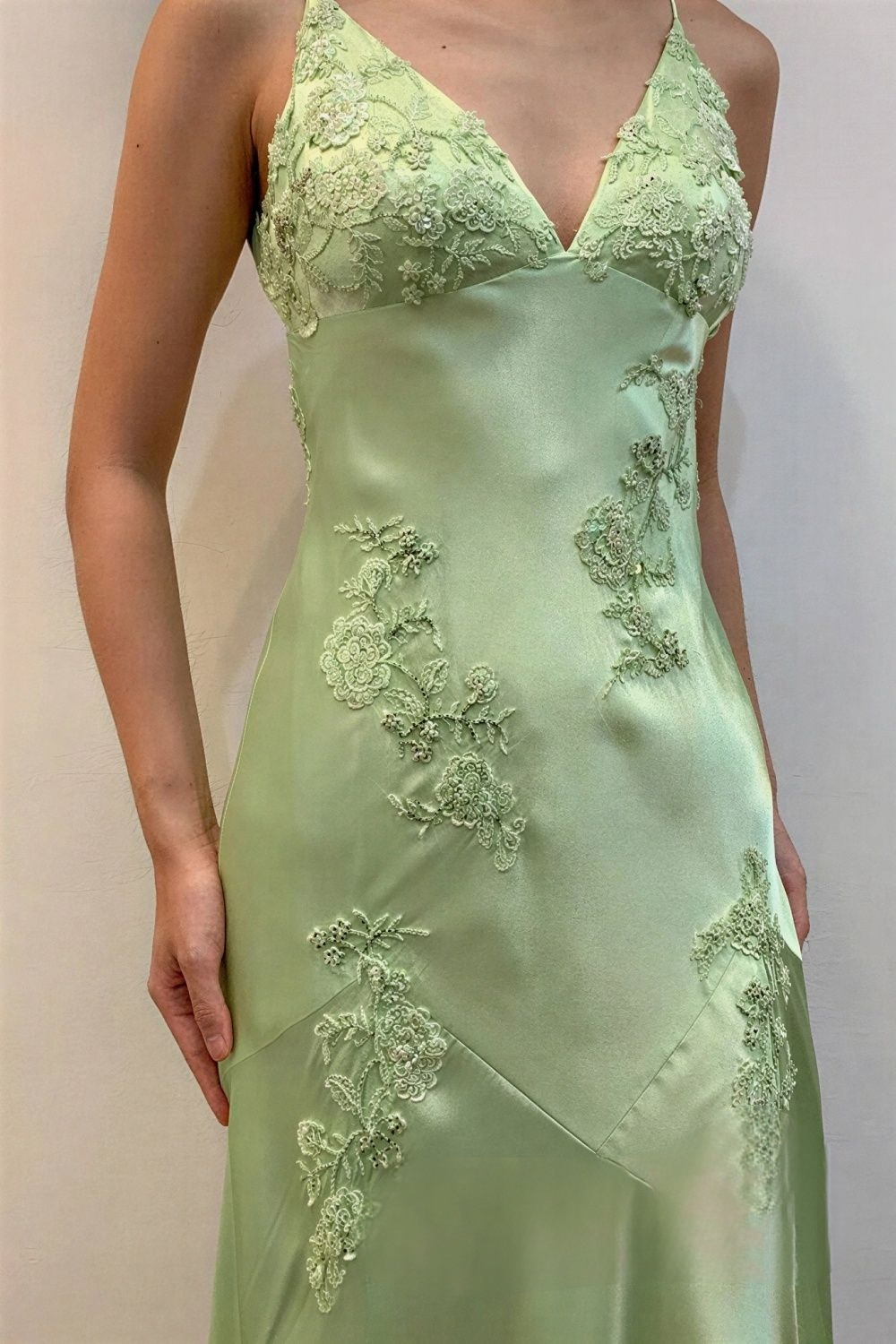 open back lace applique formal dress slim fit silhouette