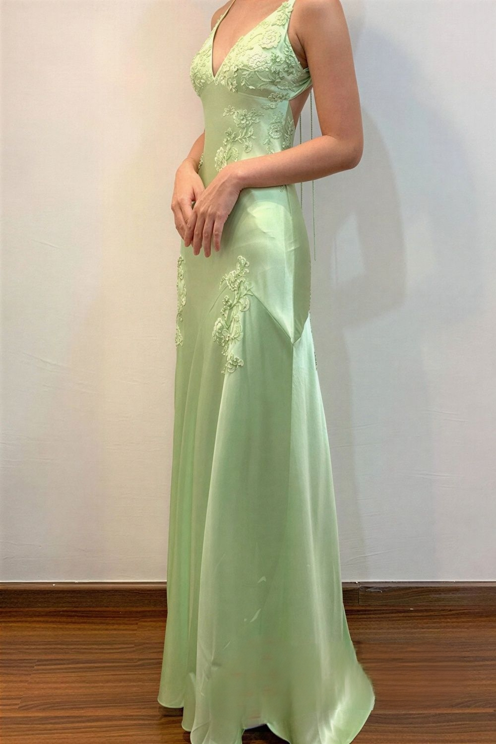 open back lace applique formal dress slim fit silhouette
